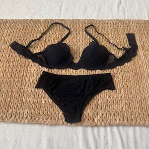 Pepper Signature All You Bra and Smooth Lace lingerie set